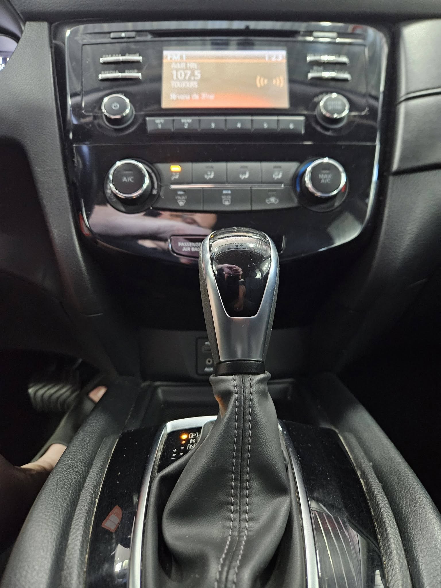 2017 Nissan Rogue S - Image 13