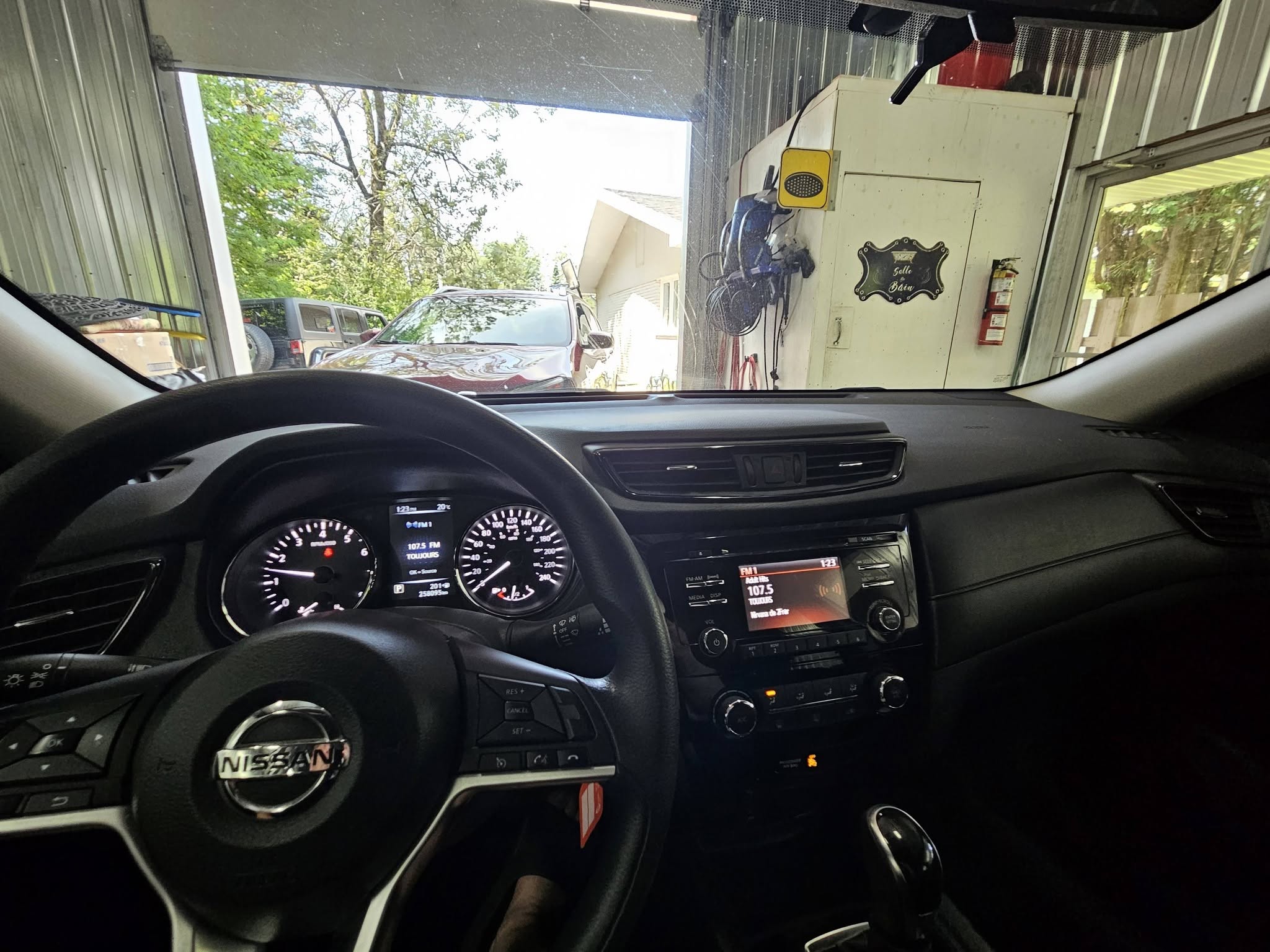 2017 Nissan Rogue S - Image 14