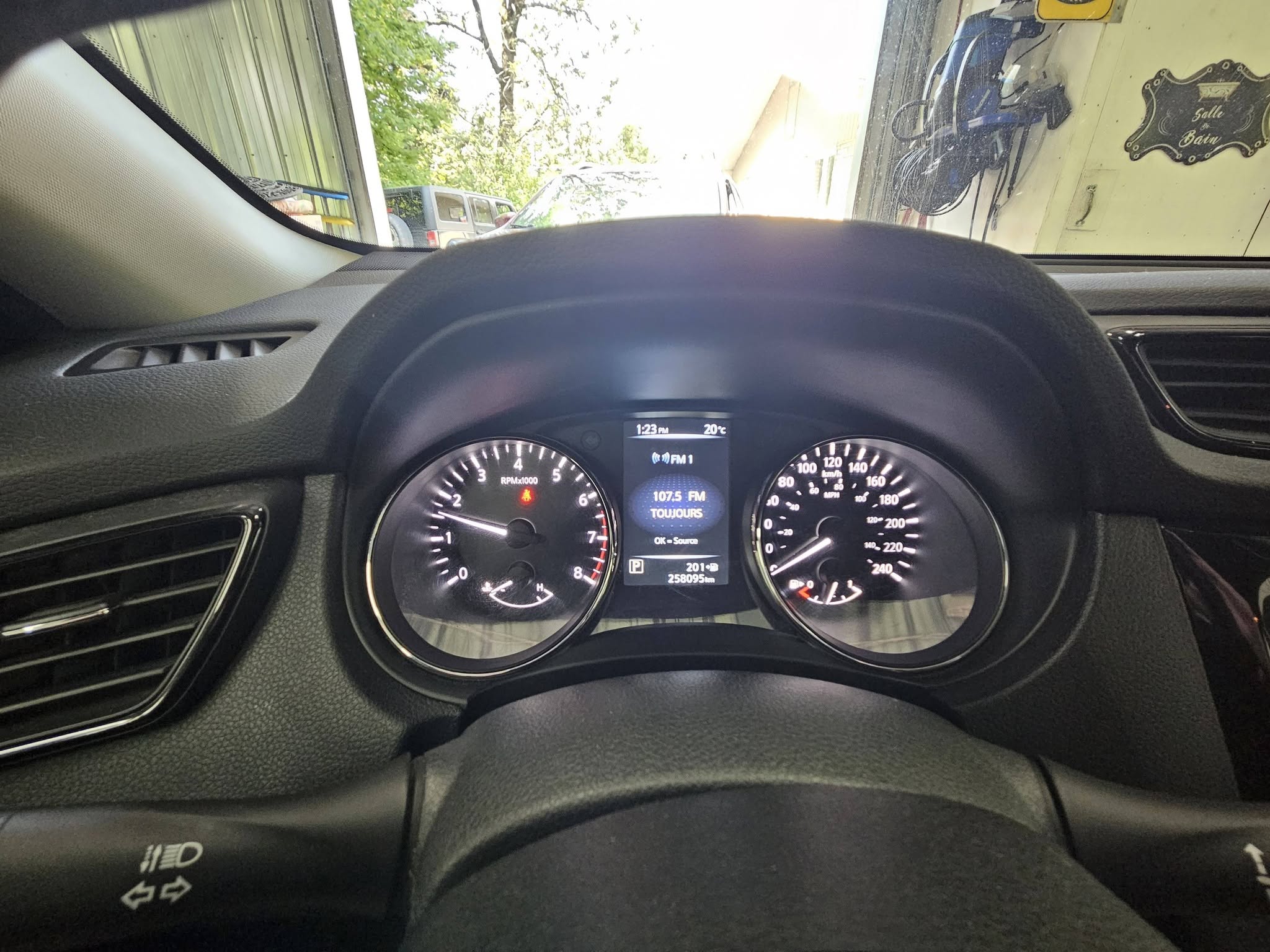 2017 Nissan Rogue S - Image 15