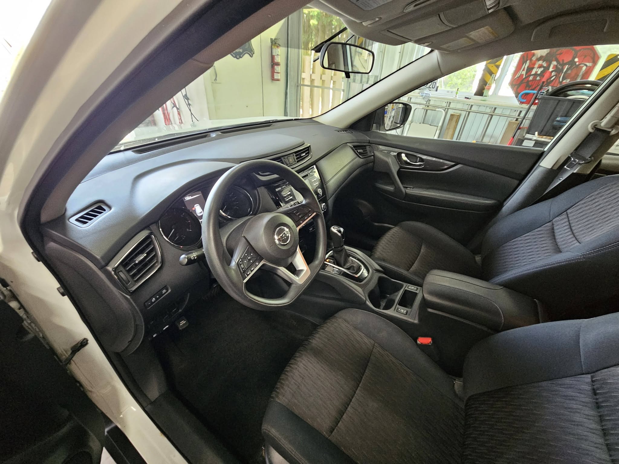 2017 Nissan Rogue S - Image 7