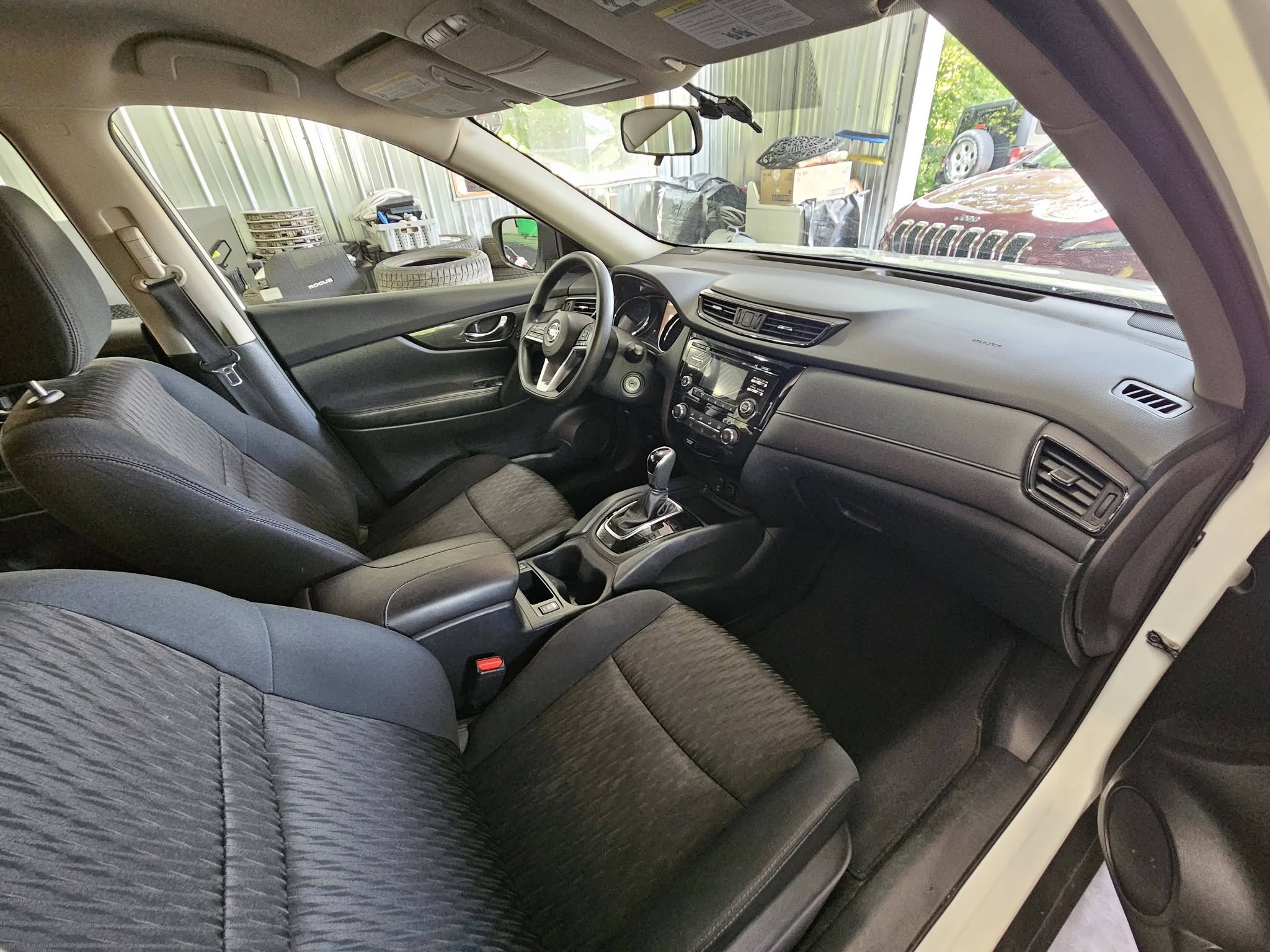 2017 Nissan Rogue S - Image 8