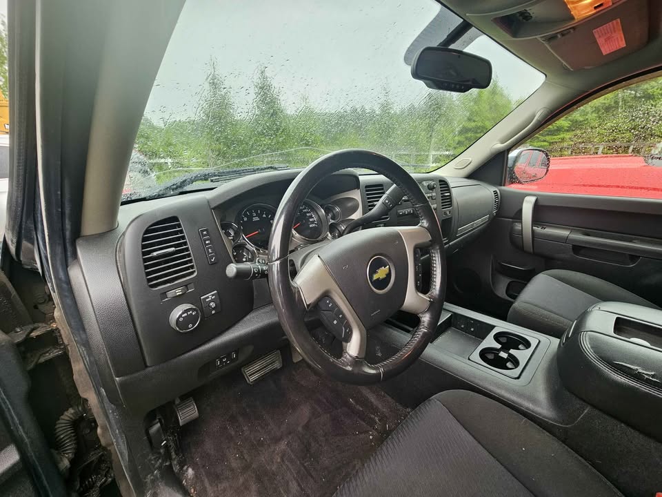 2010 Chevrolet Silverado 1500 LT 4x4 - Image 6