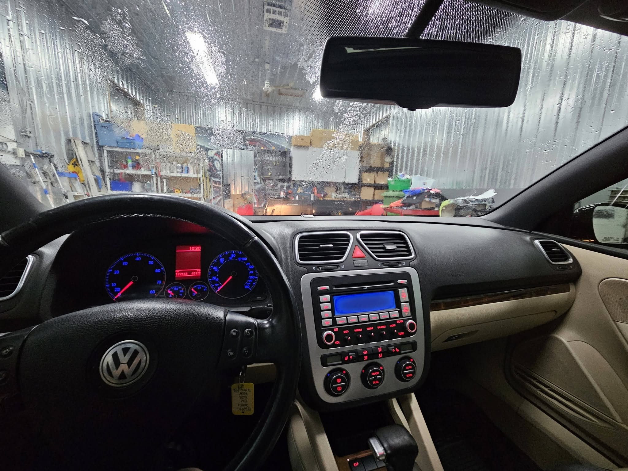 2007 Volkswagen Eos 2.0T Cabriolet - Image 9