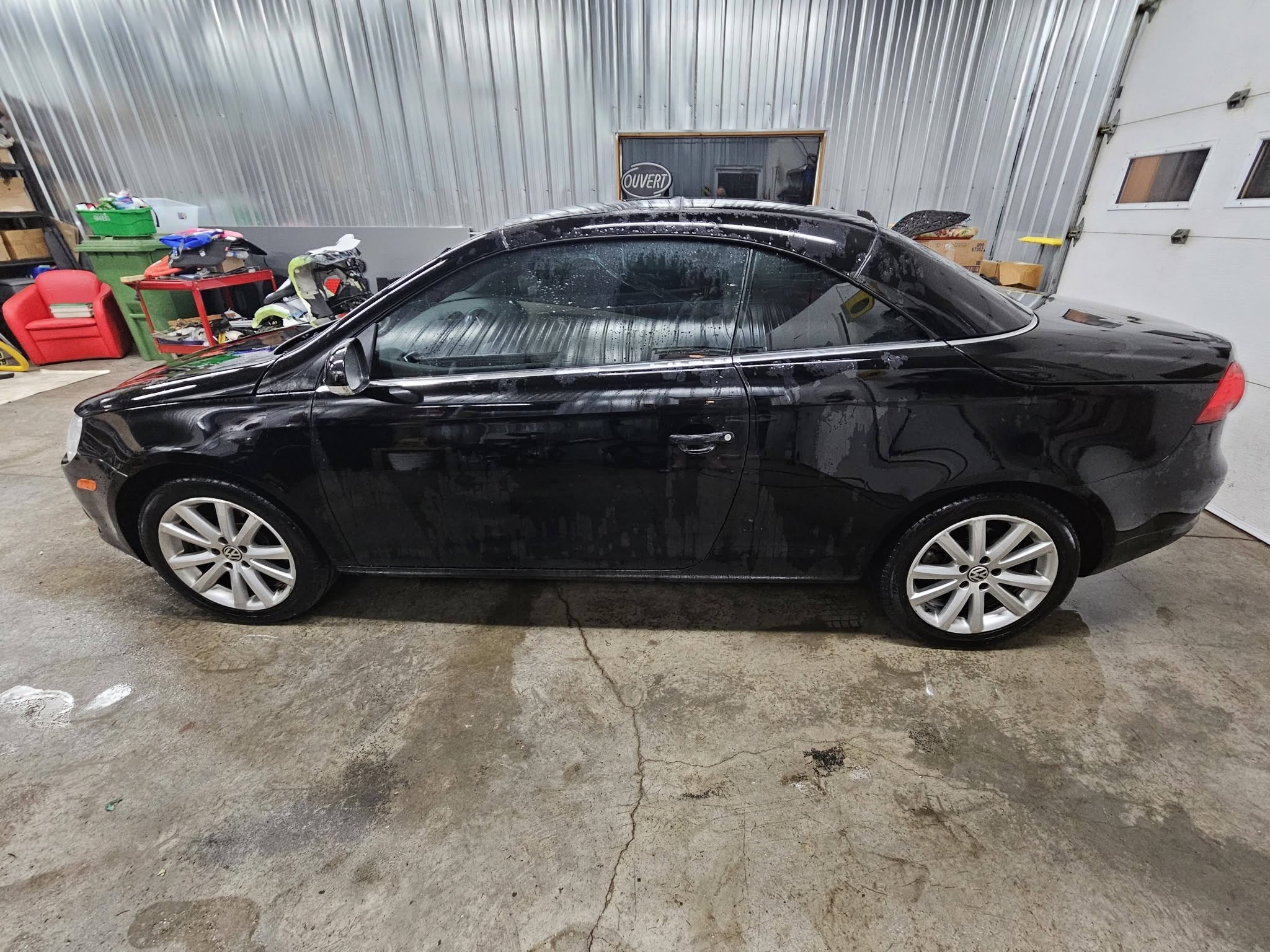 2007 Volkswagen Eos 2.0T Cabriolet - Image 3