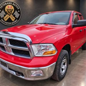 2011 RAM 1500 QUAD CAB 4×4 — V8 HEMI 5,7 L